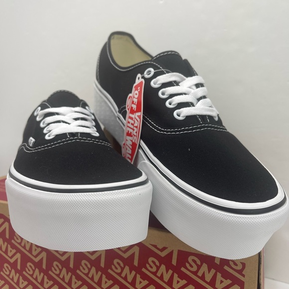 Vans Men’s Authentic Stac
Canvas Black/True White Platform Sneakers
VN0A5KXXBMX - Picture 3 of 16